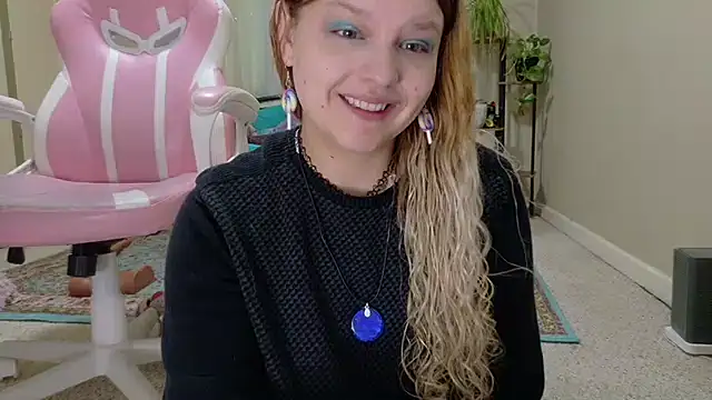 Snapshot of Emihaze chatting on March 10, 2026, 5:28 pm Emihaze online show from March 10, 2026, 5:28 pm