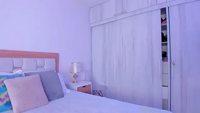 Snapshot of mia_hank chatting on November 4, 2025, 11:47 am mia hank online show from November 4, 2025, 11:47 am