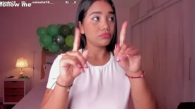 Snapshot of mia_hank chatting on March 20, 2025, 11:49 am mia hank online show from March 20, 2025, 11:49 am