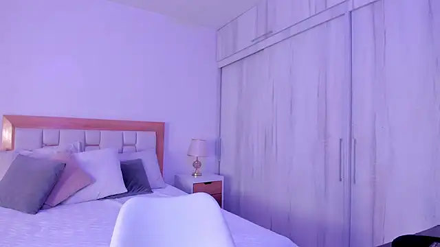 Snapshot of mia_hank chatting on October 10, 2025, 11:44 am mia hank online show from October 10, 2025, 11:44 am