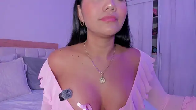 Snapshot of mia_hank chatting on October 15, 2025, 7:11 pm mia hank online show from October 15, 2025, 7:11 pm