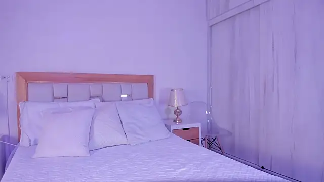 mia hank online show from February 27, 2026, 11:43 am