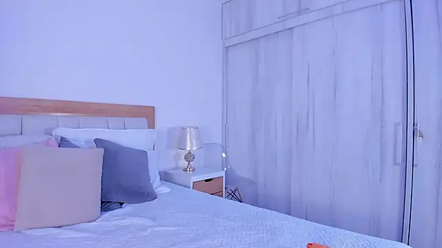 Snapshot of mia_hank chatting on November 11, 2025, 11:05 am mia hank online show from November 11, 2025, 11:05 am