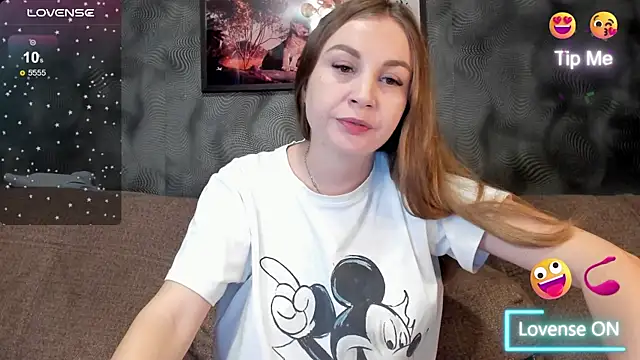 Snapshot of CassieMils chatting on September 13, 2025, 7:36 pm CassieMils online show from September 13, 2025, 7:36 pm