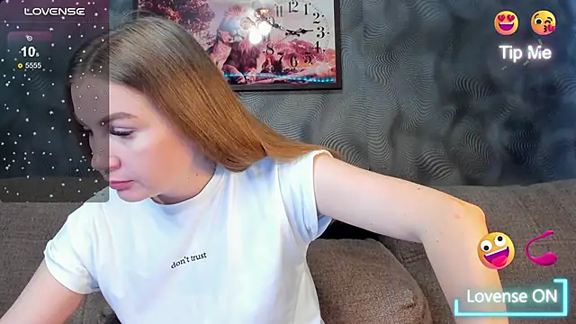 Snapshot of CassieMils chatting on September 9, 2025, 5:06 am CassieMils online show from September 9, 2025, 5:06 am