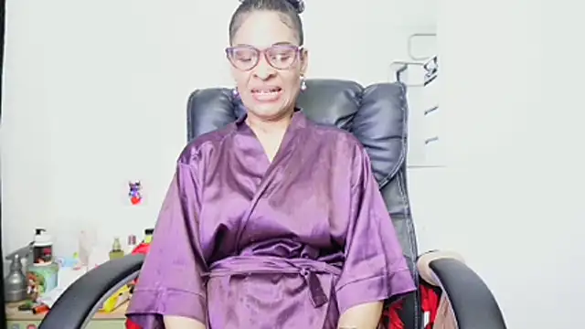 Snapshot of Aries_Mature chatting on June 29, 2026, 12:17 am Aries Mature online show from June 29, 2026, 12:17 am