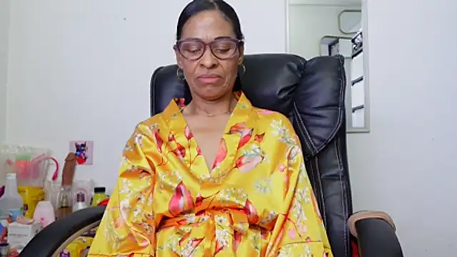 Snapshot of Aries_Mature chatting on July 2, 2026, 3:23 am Aries Mature online show from July 2, 2026, 3:23 am