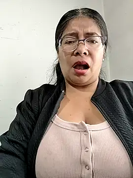 Snapshot of __valentina18 chatting on October 29, 2025, 1:10 pm valentina18 online show from October 29, 2025, 1:10 pm