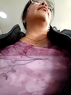 Snapshot of __valentina18 chatting on July 28, 2026, 8:23 pm valentina18 online show from July 28, 2026, 8:23 pm