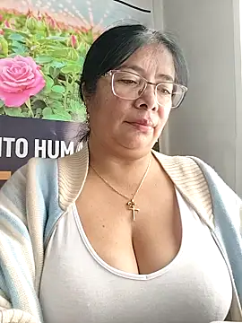   valentina18 online show from April 30, 2026, 8:57 pm