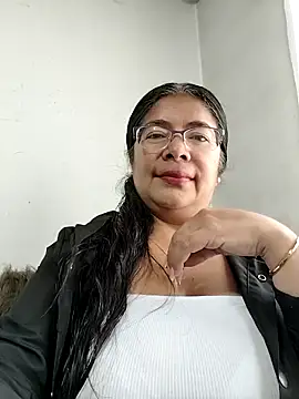 Snapshot of __valentina18 chatting on October 27, 2025, 1:01 pm valentina18 online show from October 27, 2025, 1:01 pm