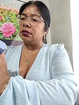   valentina18 online show from February 10, 2026, 1:10 pm