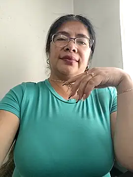 Snapshot of __valentina18 chatting on November 18, 2025, 7:28 pm valentina18 online show from November 18, 2025, 7:28 pm