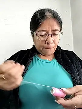 Snapshot of __valentina18 chatting on December 1, 2025, 1:01 pm valentina18 online show from December 1, 2025, 1:01 pm