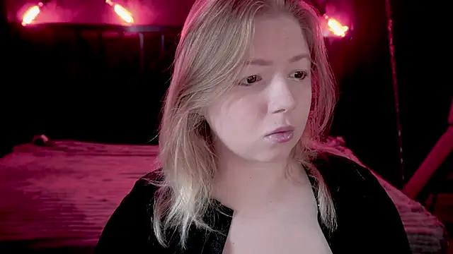 Snapshot of Tinker_Belll chatting on October 19, 2025, 7:16 pm Tinker Belll online show from October 19, 2025, 7:16 pm