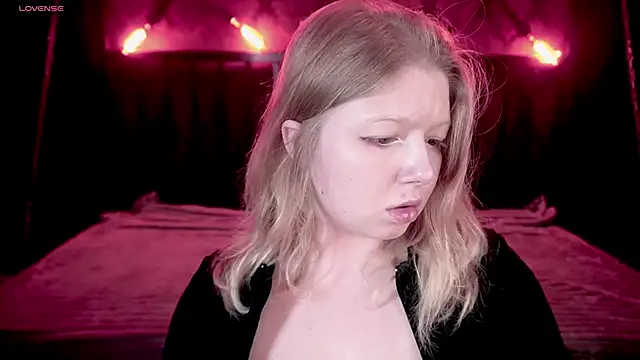 Snapshot of Tinker_Belll chatting on October 12, 2025, 7:15 pm Tinker Belll online show from October 12, 2025, 7:15 pm