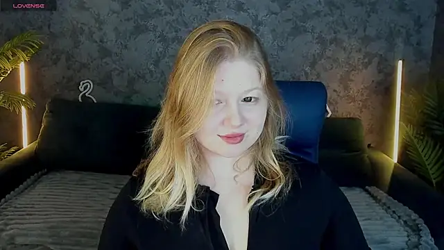 Snapshot of Tinker_Belll chatting on November 17, 2025, 8:13 pm Tinker Belll online show from November 17, 2025, 8:13 pm