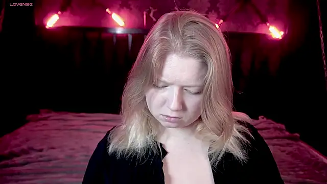 Snapshot of Tinker_Belll chatting on October 11, 2025, 7:26 pm Tinker Belll online show from October 11, 2025, 7:26 pm