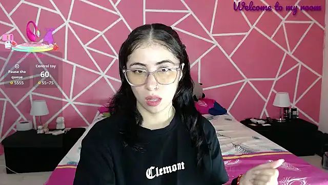 valentina angel online show from September 18, 2025, 8:34 pm