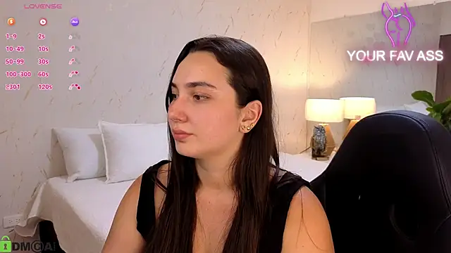 Snapshot of ava_blue chatting on October 15, 2025, 7:33 pm ava blue online show from October 15, 2025, 7:33 pm