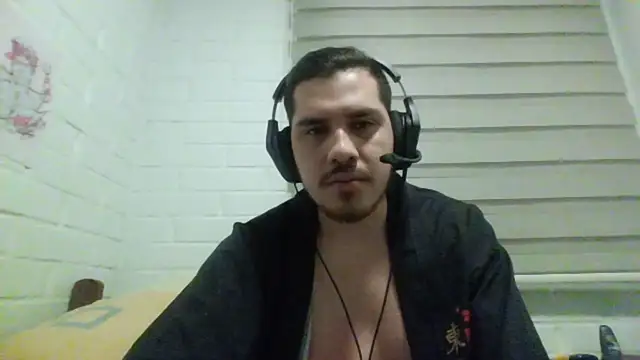 hung weeb online show from November 18, 2025, 3:43 am