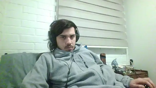Snapshot of hung_weeb chatting on August 3, 2026, 2:41 am hung weeb online show from August 3, 2026, 2:41 am