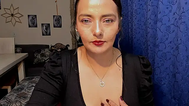 Snapshot of emma_luxy chatting on September 11, 2025, 11:49 pm emma luxy online show from September 11, 2025, 11:49 pm