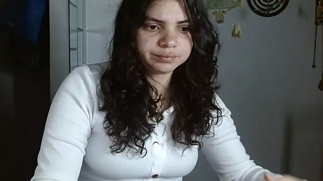Snapshot of Nikkykora15 chatting on April 21, 2026, 1:07 am Nikkykora15 online show from April 21, 2026, 1:07 am