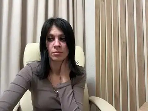 Snapshot of InjaAtHome chatting on October 13, 2025, 5:58 pm InjaAtHome online show from October 13, 2025, 5:58 pm