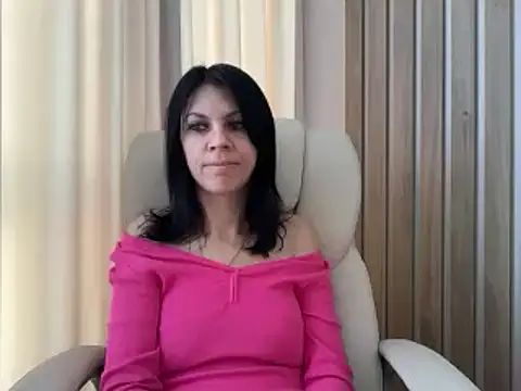 Snapshot of InjaAtHome chatting on November 19, 2025, 8:14 am InjaAtHome online show from November 19, 2025, 8:14 am