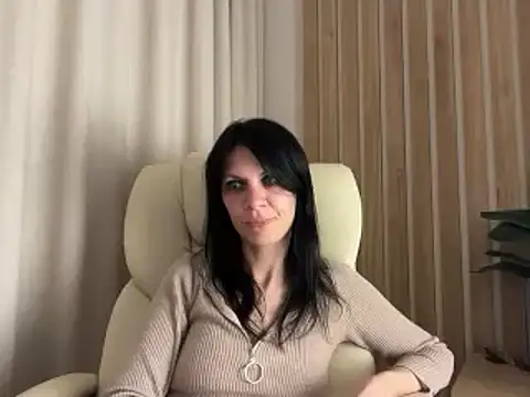 Snapshot of InjaAtHome chatting on June 5, 2026, 8:25 pm InjaAtHome online show from June 5, 2026, 8:25 pm