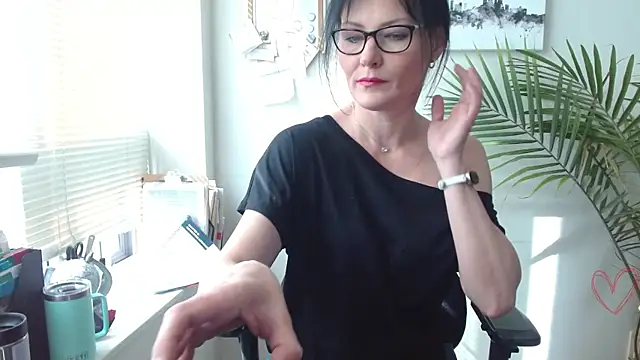 Snapshot of City_Kat chatting on May 13, 2026, 1:51 pm City Kat online show from May 13, 2026, 1:51 pm