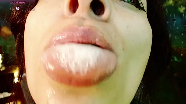 Snapshot of julieth_sex1 chatting on May 20, 2026, 9:17 am julieth sex1 online show from May 20, 2026, 9:17 am