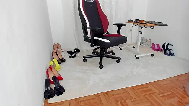 Snapshot of gingirel_ chatting on March 7, 2025, 12:04 am gingirel online show from March 7, 2025, 12:04 am