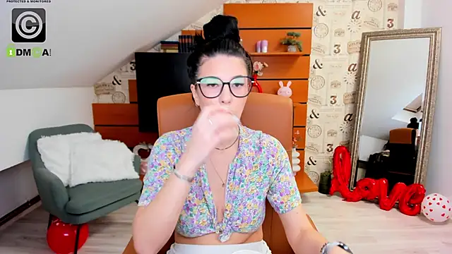 EmillyTaylor online show from March 1, 2025, 4:37 am