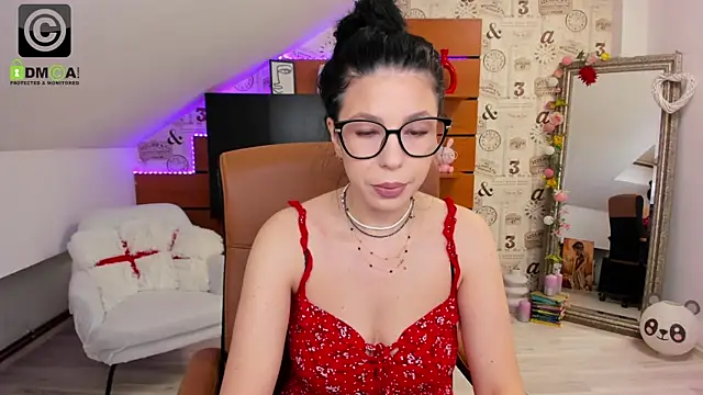 EmillyTaylor online show from January 14, 2026, 4:49 am