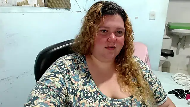 Snapshot of squirt322bbw chatting on June 18, 2026, 6:35 pm squirt322bbw online show from June 18, 2026, 6:35 pm