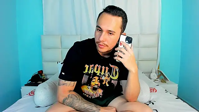 juan  jimenez online show from November 3, 2025, 10:24 pm