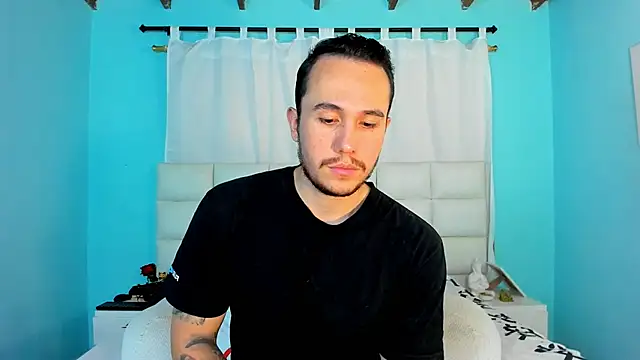 juan  jimenez online show from November 11, 2025, 9:42 pm