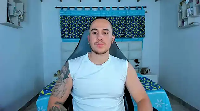 juan  jimenez online show from February 4, 2025, 1:56 am