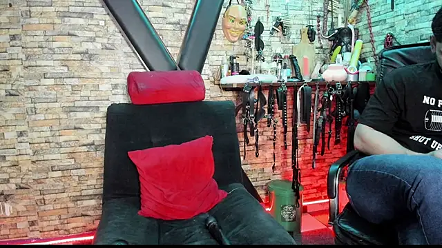 Snapshot of Liltildeman_moon chatting on October 11, 2025, 9:16 pm Liltildeman moon online show from October 11, 2025, 9:16 pm