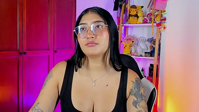 Snapshot of eymy-hadid chatting on December 4, 2025, 11:15 pm eymy-hadid online show from December 4, 2025, 11:15 pm