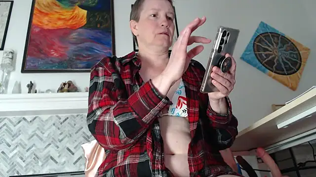 AuroraWillows online show from April 27, 2026, 10:35 am