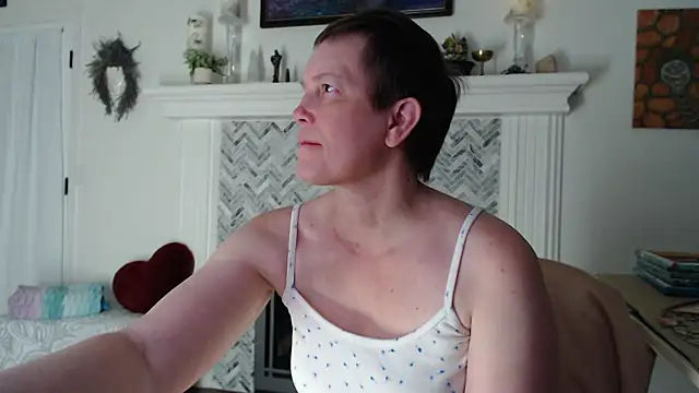 AuroraWillows online show from March 10, 2026, 2:15 am