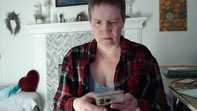 AuroraWillows online show from March 17, 2026, 2:14 am