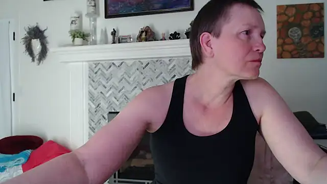AuroraWillows online show from April 19, 2026, 10:16 am