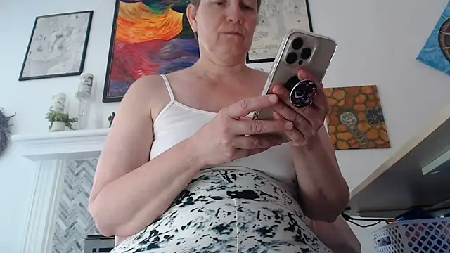 AuroraWillows online show from June 10, 2026, 5:36 pm