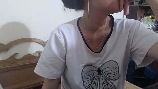 Beauty Asian Tina online show from April 24, 2026, 12:40 pm