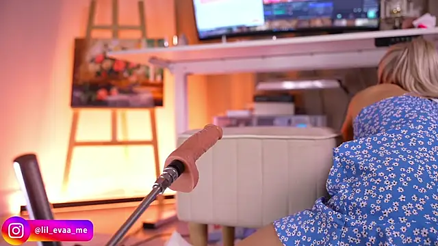 Snapshot of Lilevame chatting on October 25, 2025, 1:56 pm Lilevame online show from October 25, 2025, 1:56 pm