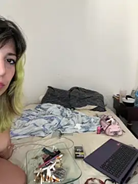Snapshot of Ambredelacroix chatting on July 28, 2026, 3:32 pm Ambredelacroix online show from July 28, 2026, 3:32 pm